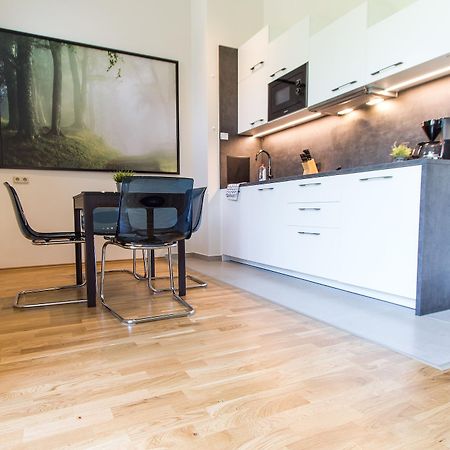Apartmenthaus Hietzing I Contactless Check-In เวียนนา ภายนอก รูปภาพ