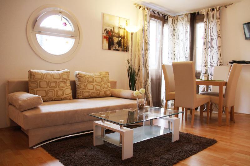 Apartmenthaus Hietzing I Contactless Check-In เวียนนา ภายนอก รูปภาพ